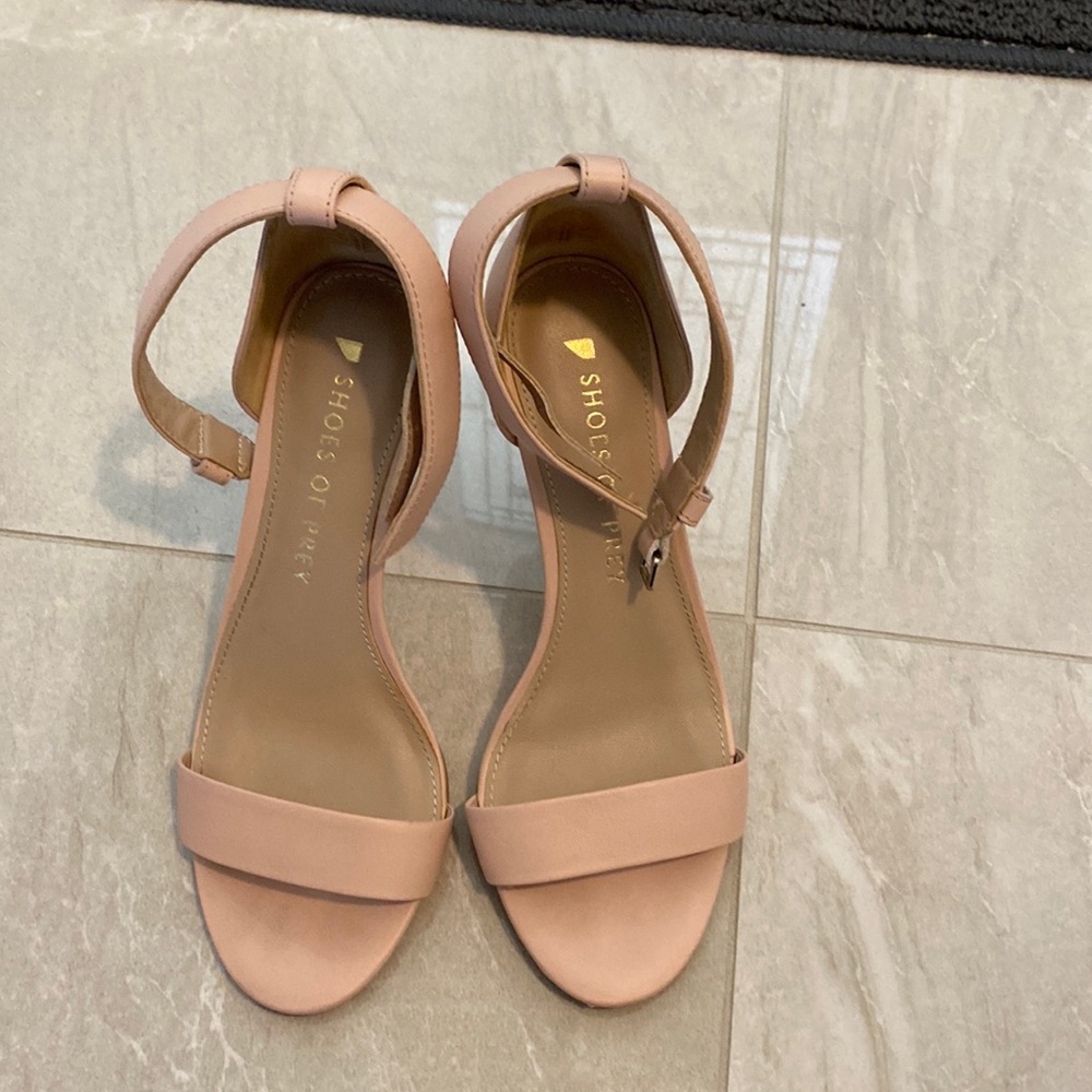 Girl heels size 3.5